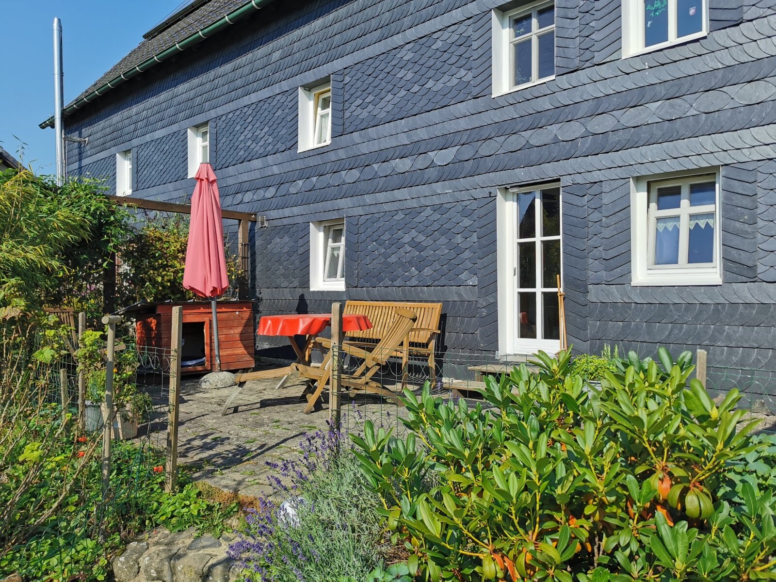 Terrasse mit Bauerngarten